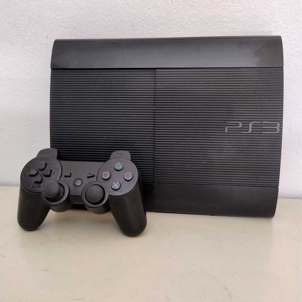 Consola Playstation 3 Sony (chipeada) + 2 Joystick - Usada